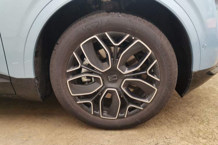 Used Avatr 07 2026 Ultra Pure-Electric All-Wheel-Drive Version Right Front Wheel Hub