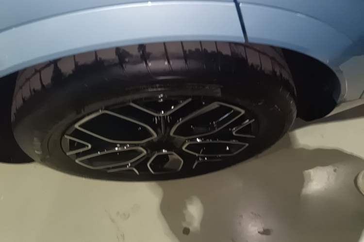 Used Avatr 07 2026 Ultra Pure-Electric All-Wheel-Drive Version Right Rear Wheel Hub