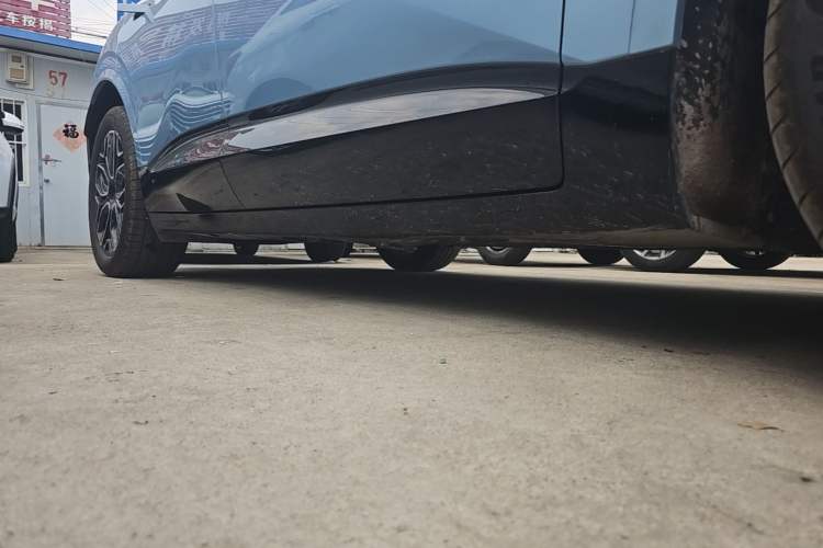 Used Avatr 07 2026 Max+ Range-Extended Version 52.01kWh Right Side Sill