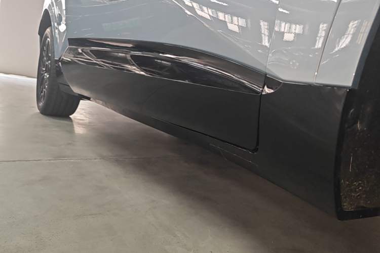 Used Avatr 07 2026 Ultra Pure-Electric All-Wheel-Drive Version Right Side Sill