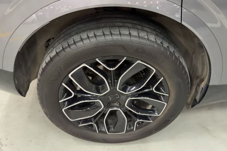 Used Avatr 07 2026 Ultra Pure-Electric All-Wheel-Drive Version Exterior 4