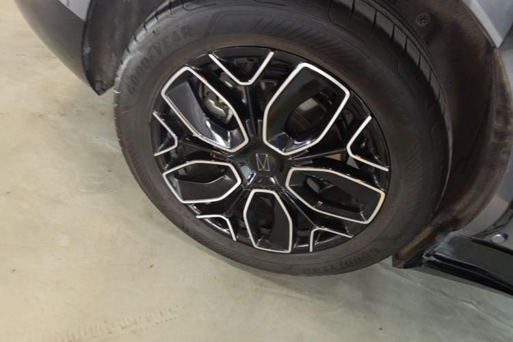 Used Avatr 07 2026 Ultra Pure-Electric All-Wheel-Drive Version Exterior 5