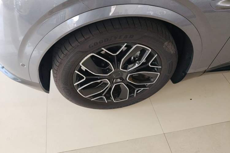 Used Avatr 07 2026 Ultra Pure-Electric All-Wheel-Drive Version Left Front Wheel Hub