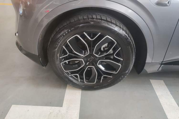 Used Avatr 07 2026 Ultra Pure-Electric All-Wheel-Drive Version Left Front Wheel Hub