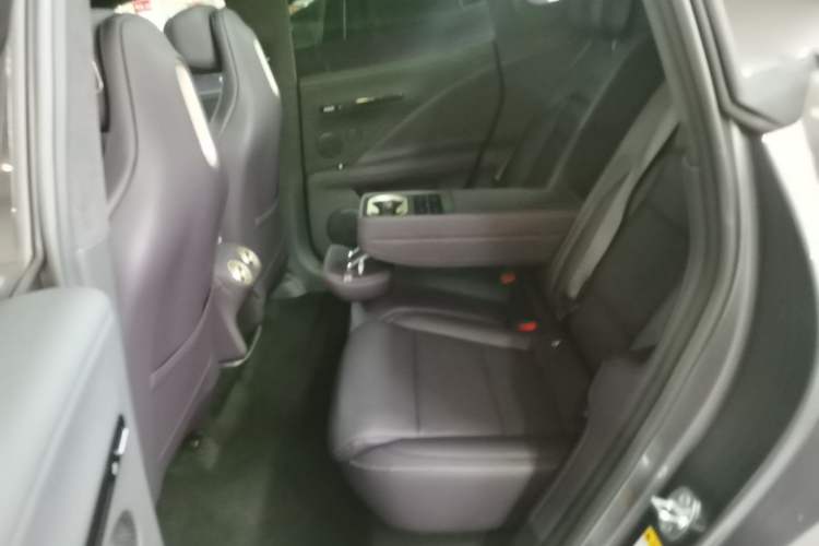 Used Avatr 07 2026 Ultra Pure-Electric All-Wheel-Drive Version Left Rear Seat