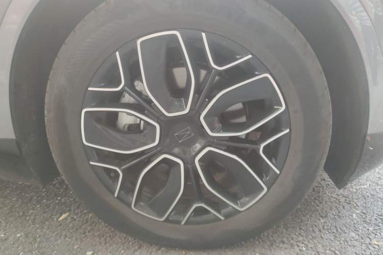 Used Avatr 07 2026 Ultra Pure-Electric All-Wheel-Drive Version Right Front Wheel Hub