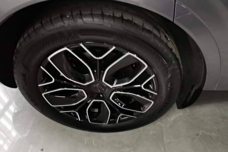 Used Avatr 07 2026 Ultra Pure-Electric All-Wheel-Drive Version Right Rear Wheel Hub