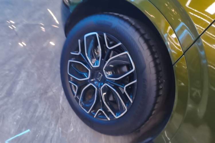 Used Avatr 07 2026 Ultra Pure-Electric All-Wheel-Drive Version Exterior 4