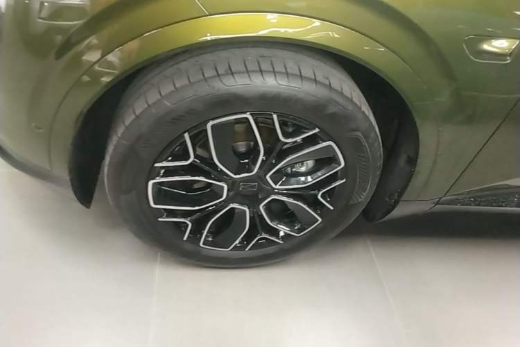 Used Avatr 07 2026 Ultra Pure-Electric All-Wheel-Drive Version Left Front Wheel Hub