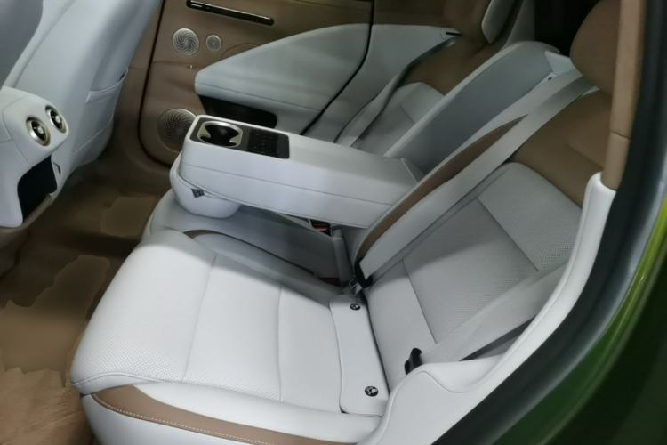 Used Avatr 07 2026 Ultra Pure-Electric All-Wheel-Drive Version Left Rear Seat