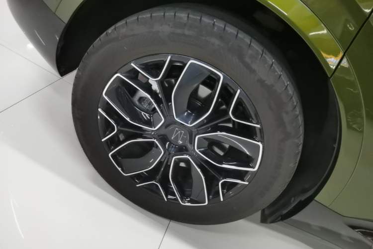 Used Avatr 07 2026 Ultra Pure-Electric All-Wheel-Drive Version Right Rear Wheel Hub