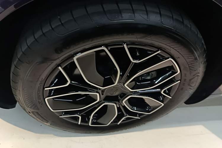 Used Avatr 07 2026 Ultra Pure-Electric All-Wheel-Drive Version Left Front Wheel Hub