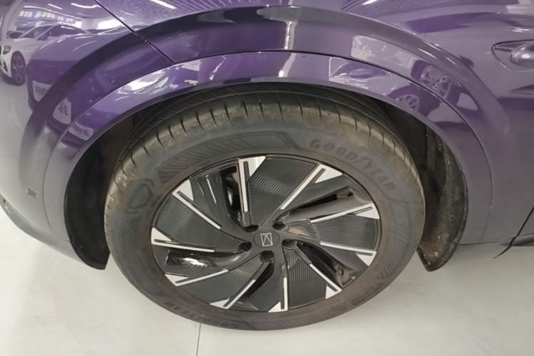 Used Avatr 07 2026 Elite Range-Extended Version 52.01kWh Left Front Wheel Hub