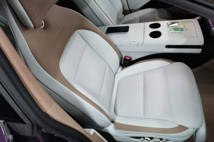 Used Avatr 07 2026 Ultra Pure-Electric All-Wheel-Drive Version Right Front Seat