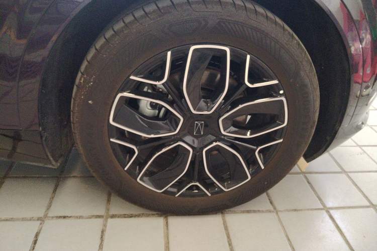 Used Avatr 07 2026 Ultra Pure-Electric All-Wheel-Drive Version Right Front Wheel Hub