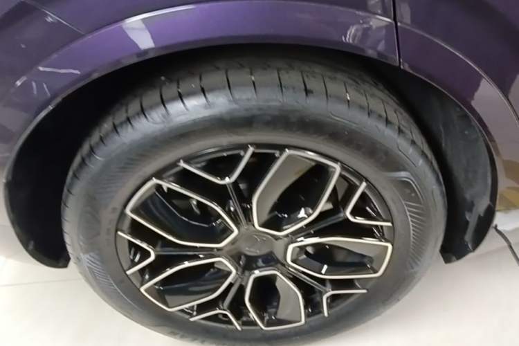 Used Avatr 07 2026 Ultra Pure-Electric All-Wheel-Drive Version Right Rear Wheel Hub
