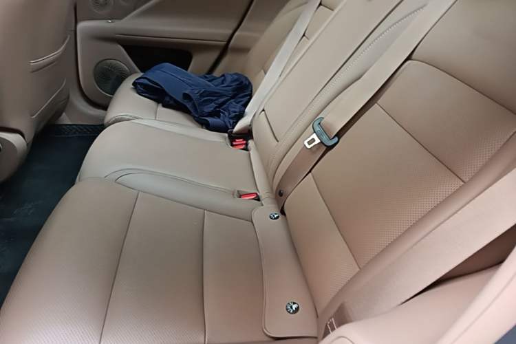Used Avatr 07 2026 Ultra Pure-Electric All-Wheel-Drive Version Left Rear Seat