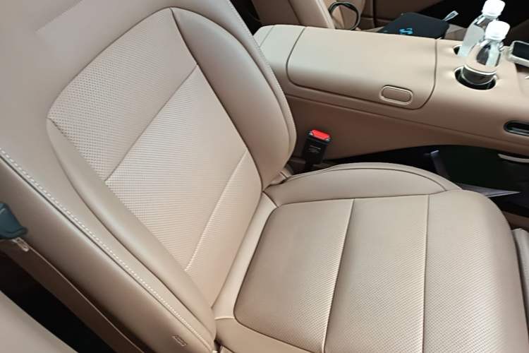 Used Avatr 07 2026 Ultra Pure-Electric All-Wheel-Drive Version Right Front Seat