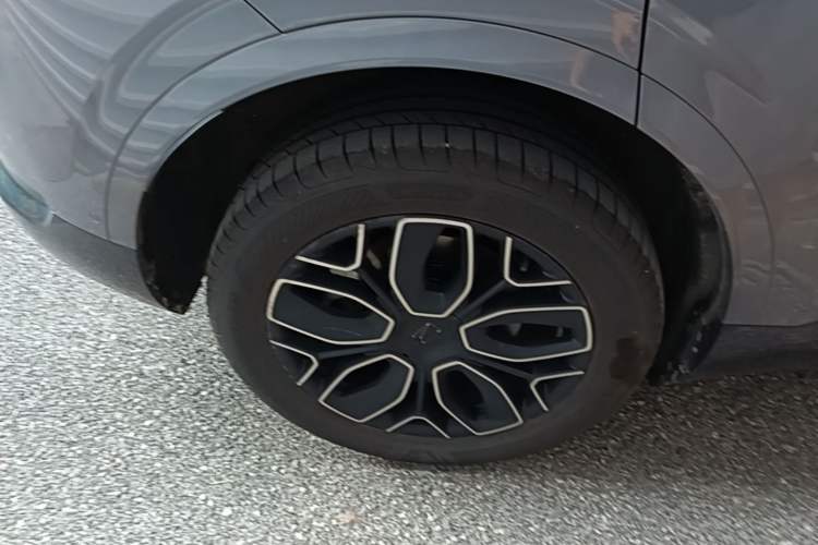 Used Avatr 07 2026 Ultra Pure-Electric All-Wheel-Drive Version Right Rear Wheel Hub