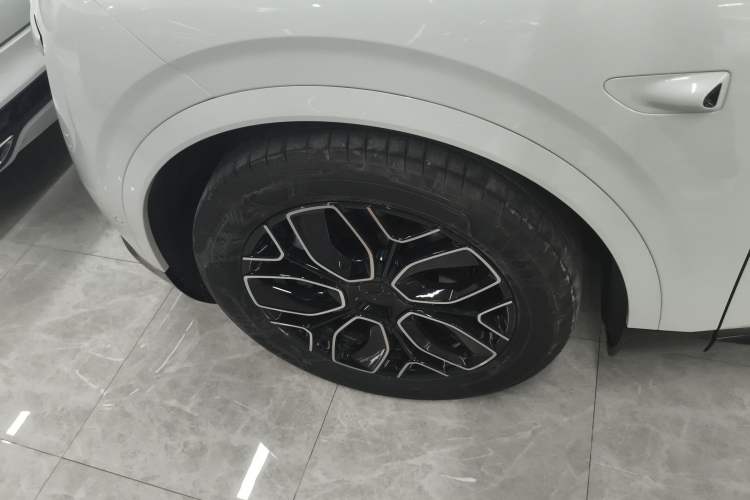 Used Avatr 07 2026 Elite Range-Extended Version 52.01kWh Exterior 2