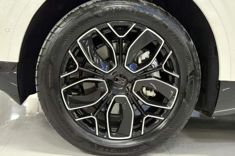 Used Avatr 07 2026 Ultra Pure-Electric All-Wheel-Drive Version Exterior 6