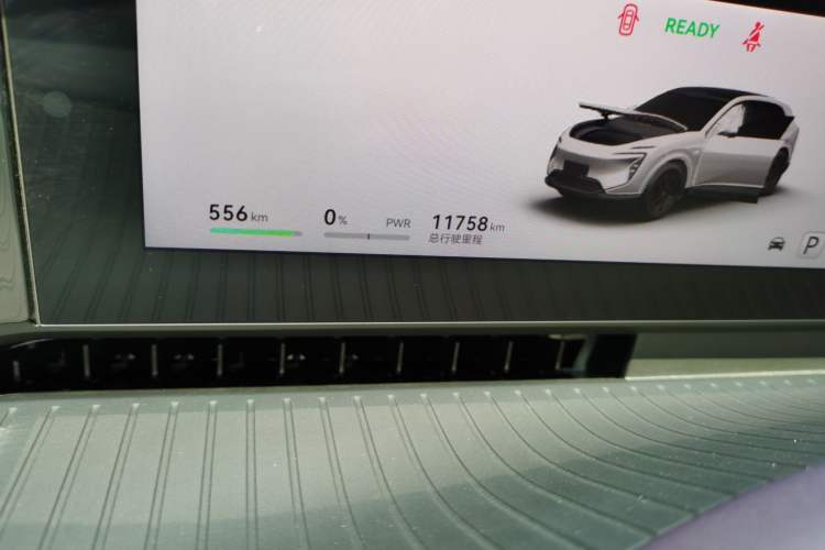 Used Avatr 07 2026 Ultra Pure-Electric All-Wheel-Drive Version Odometer Close Up