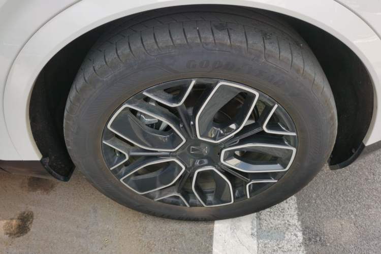 Used Avatr 07 2026 Ultra Pure-Electric All-Wheel-Drive Version Right Front Wheel Hub