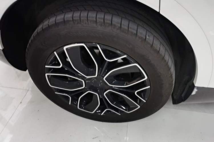Used Avatr 07 2026 Ultra Pure-Electric All-Wheel-Drive Version Right Rear Wheel Hub