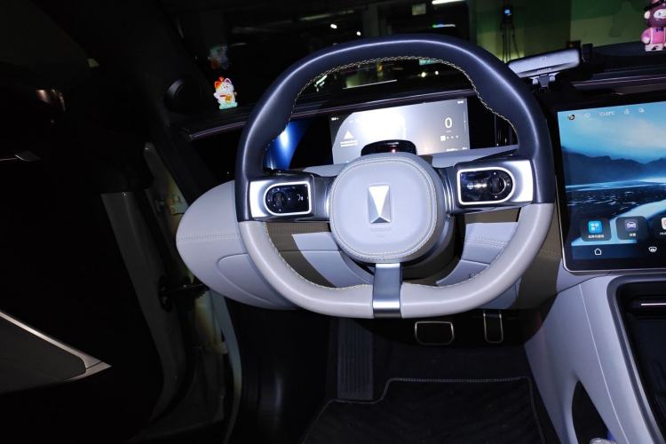 Used Avatr 11 2023 Long-Range Single-Motor Version 5 Seats Steering Wheel