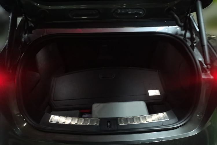 Used Avatr 11 2023 HarmonyOS Version Smart Enjoyment Upgrade Model 90-Degree Rear-Wheel Drive Edition Trunk