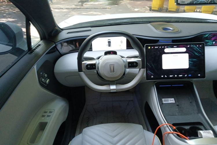 Used Avatr 11 2023 Harmony 90-degree Rear-wheel Drive Edition Steering Wheel