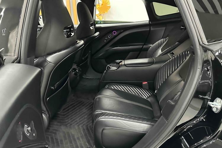 Used Avatr 11 2022 011 MMW Collaboration Limited Edition Interior 3