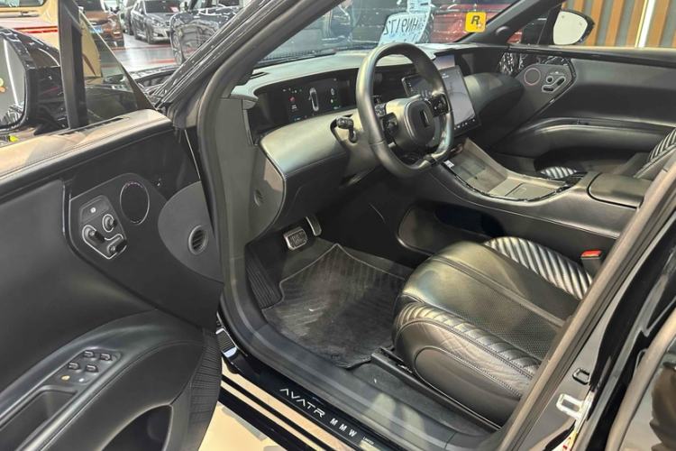 Used Avatr 11 2022 011 MMW Collaboration Limited Edition Interior 3