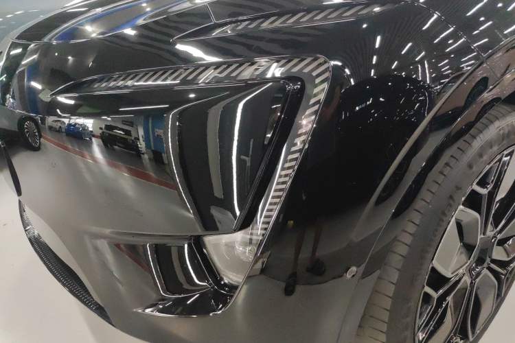 Used Avatr 11 2022 011 MMW Collaboration Limited Edition Left Front Headlight