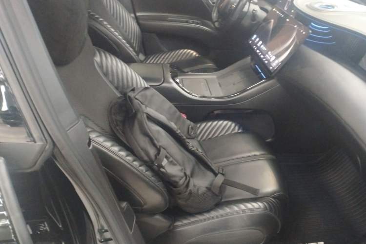 Used Avatr 11 2022 011 MMW Collaboration Limited Edition Right Front Seat