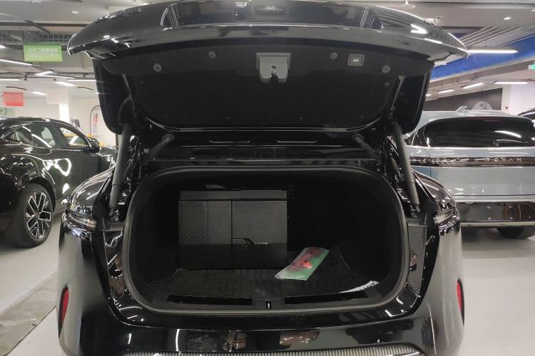 Used Avatr 11 2022 011 MMW Collaboration Limited Edition Trunk