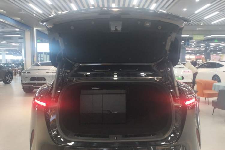 Used Avatr 11 2022 011 MMW Collaboration Limited Edition Trunk