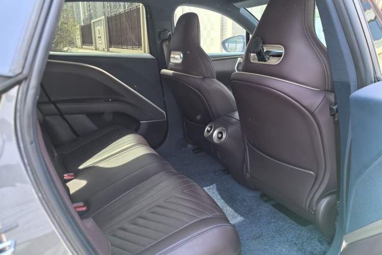 Used Avatr 11 2022 Ultra-Long Range Dual-Motor Luxury Edition 5 Seats Interior 4