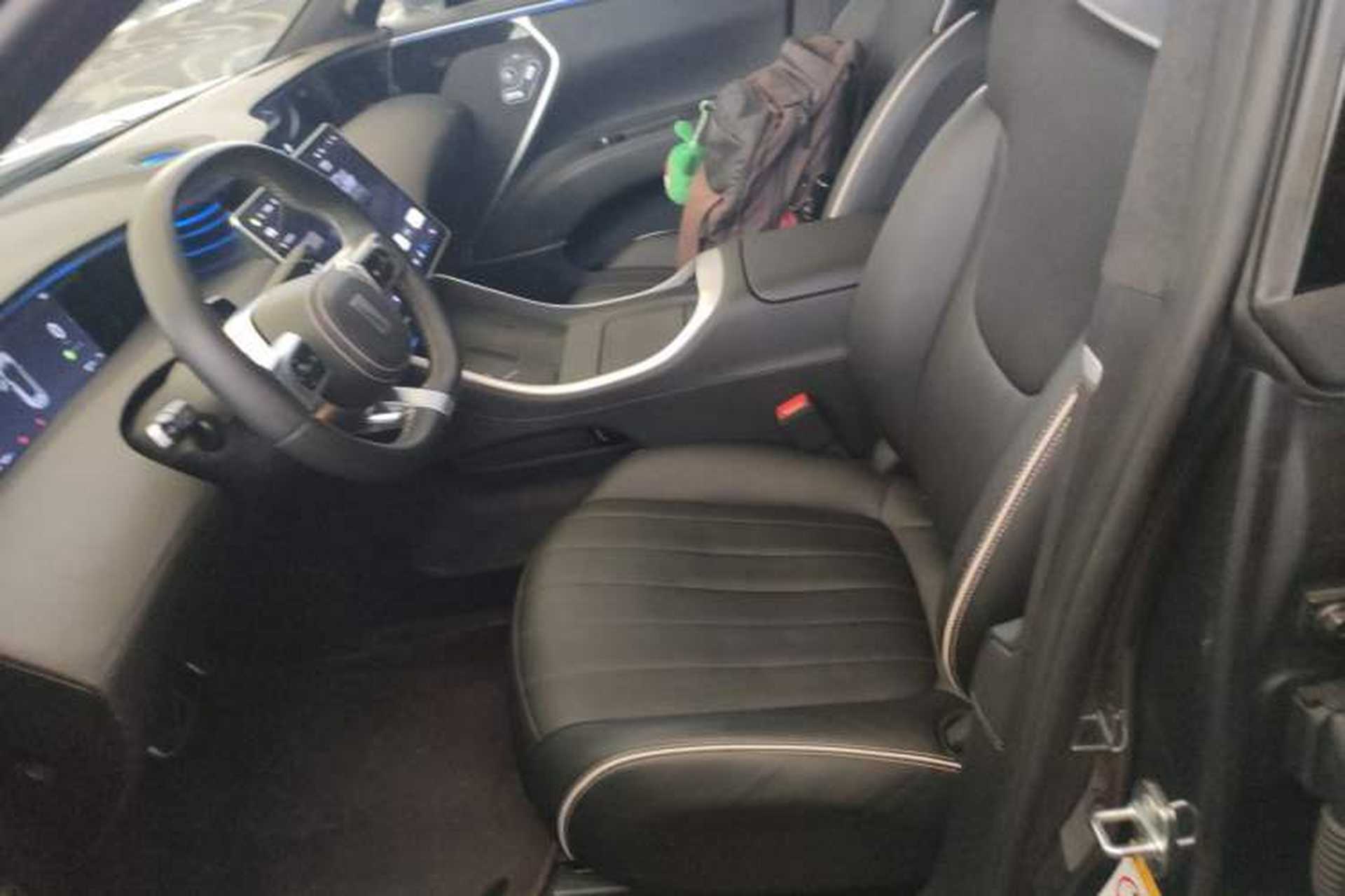 Used Avatr 11 2022 Long-Range Dual-Motor Luxury Edition 5 Seats Left Front Seat