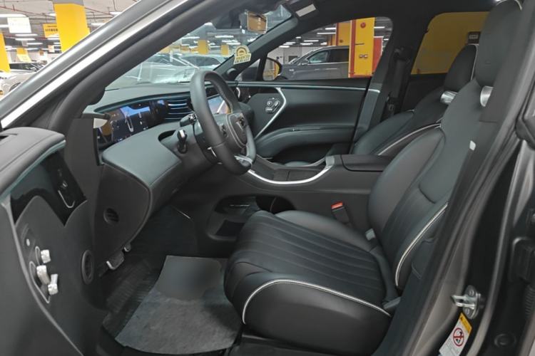 Used Avatr 11 2022 Long-Range Dual-Motor Version 5 Seats Left Front Seat