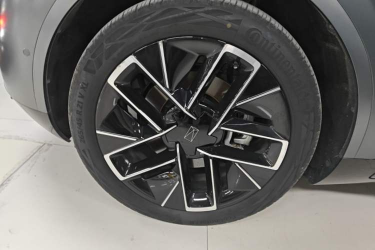 Used Avatr 11 2022 Long-Range Dual-Motor Version 5 Seats Left Front Wheel Hub