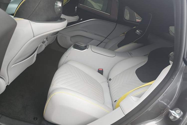 Used Avatr 11 2022 Ultra-Long Range Dual-Motor Luxury Edition 4 Seats Left Rear Seat