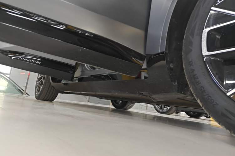 Used Avatr 11 2022 Long-Range Dual-Motor Version 5 Seats Right Side Sill