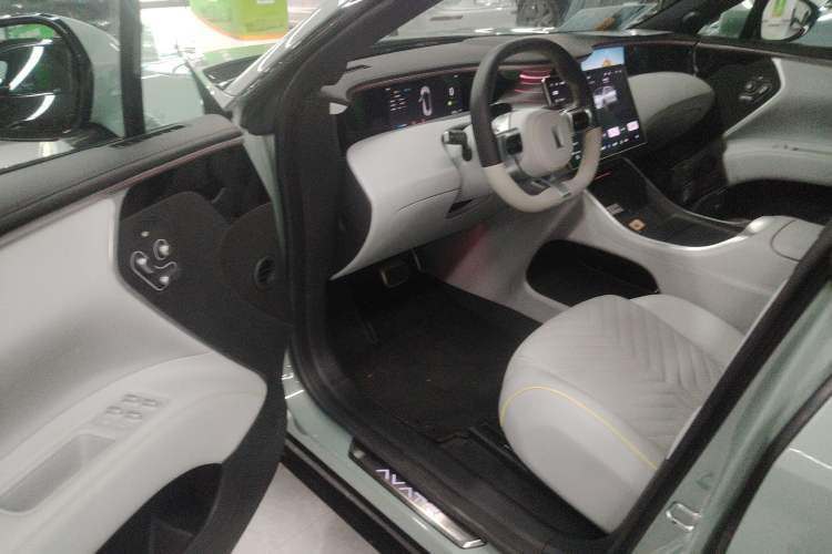 Used Avatr 11 2022 Long-Range Dual-Motor Luxury Edition 4 Seats Driver Seat