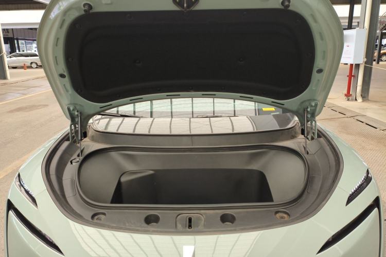 Used Avatr 11 2022 Long-Range Dual-Motor Version 5 Seats Engine Bay