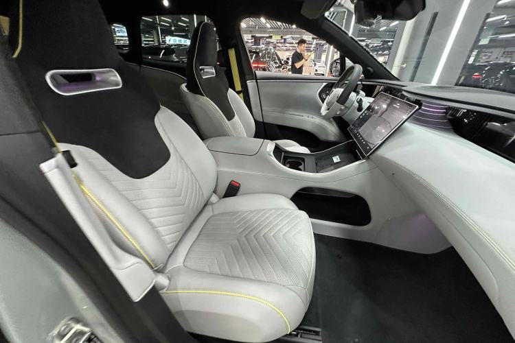 Used Avatr 11 2022 Long-Range Dual-Motor Luxury Edition 5 Seats Interior 13