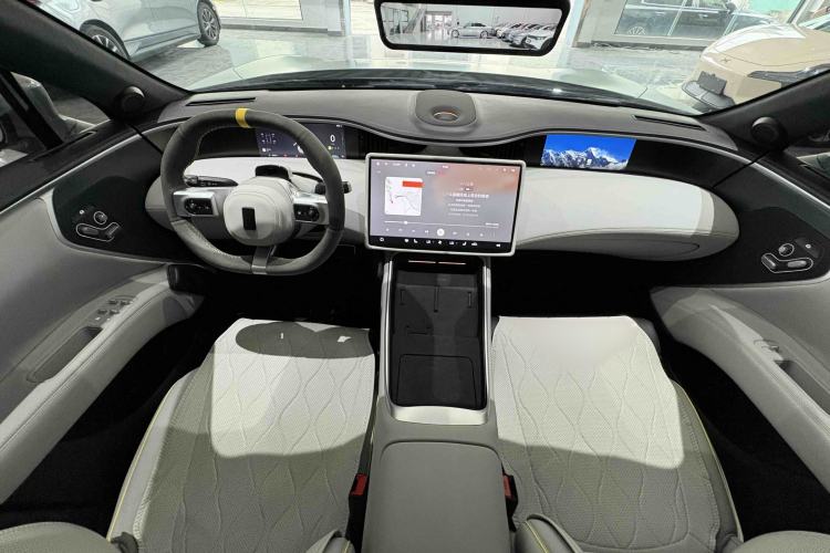 Used Avatr 11 2022 Ultra-Long Range Dual-Motor Luxury Edition 5 Seats Interior 3