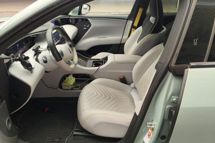 Used Avatr 11 2022 Long-Range Dual-Motor Version 5 Seats Left Front Seat