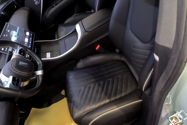 Used Avatr 11 2022 Ultra-Long Range Dual-Motor Luxury Edition 5 Seats Left Front Seat