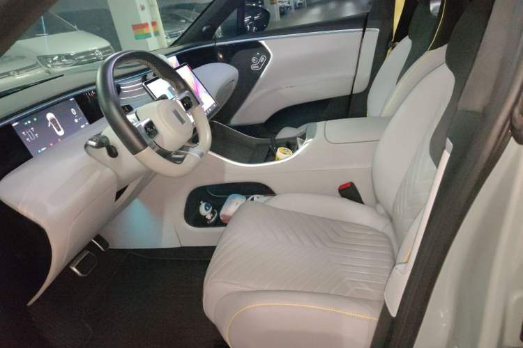 Used Avatr 11 2022 Long-Range Dual-Motor Luxury Edition 4 Seats Left Front Seat